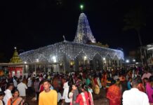 ಇಂದು ಶ್ರಾವಣ ಮಾಸದ ಎರಡನೇ ಸೋಮವಾರಕಲಬುರಗಿ ಶರಣಬಸವೇಶ್ವರ ದೇವಾಲಯಕ್ಕೆ ಭಕ್ತರ ದಂಡು